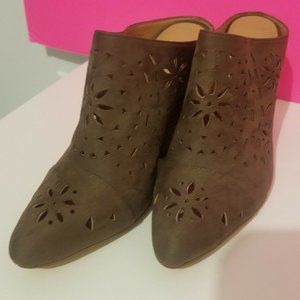 BCBGeneration Carmen Laser Cut Taupe Heeled Mules. Size 7.5B